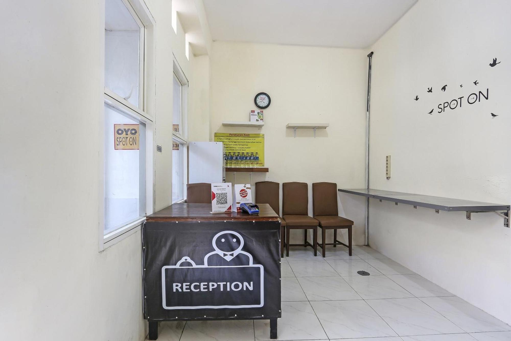 Spot On 90780 Gang Tengah Homestay Syariah Semarang Exterior foto
